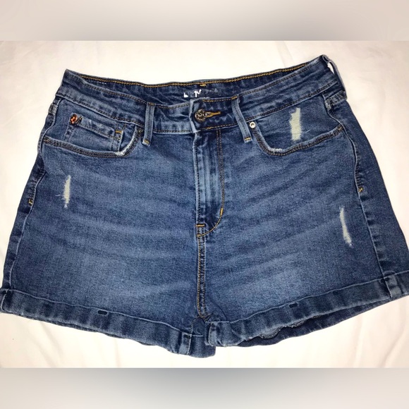 Denizen from Levi's Pants - Levi’s Denizen from Mid Rise Shorts Size 7 W 28